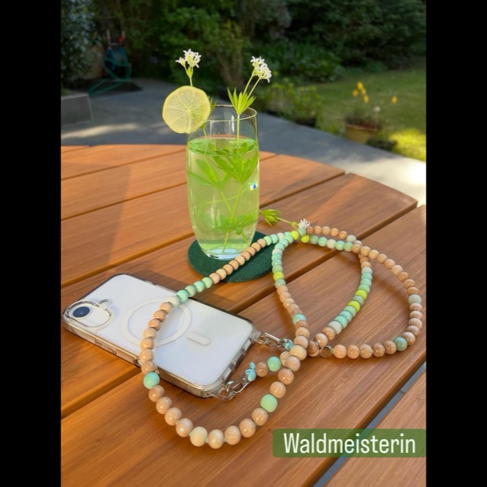 Handgefertigte Handykette Waldmeisterin von mariblume